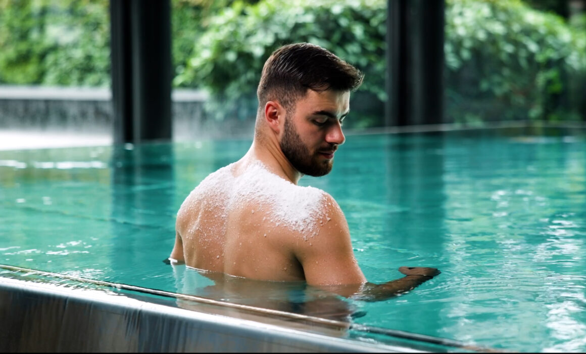 Mineralheilbad St. Margrethen Betim Fazliji im Wasser